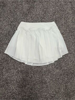 Old Navy White Pleated Athletic Skort